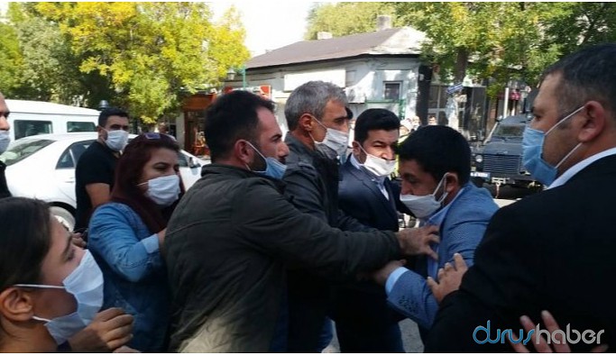 Kars'ta kayyım protestosuna müdahale