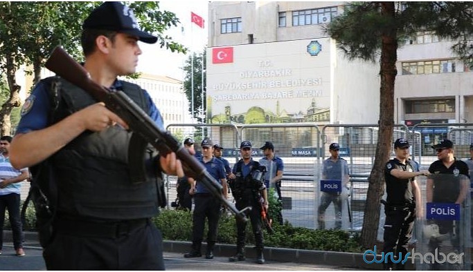 Kayyım çok sayıda işçi ve memuru ihraç etti