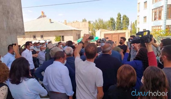 Helikopterden atıldığı belgelenen Servet Turgut’un taziyesine polis baskını