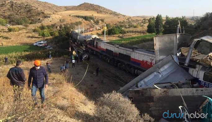 Yozgat'ta tren kazası: 2 makinist yaralandı