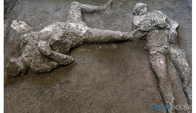 Pompei'de küllerle kaplı iki insan bedeni bulundu