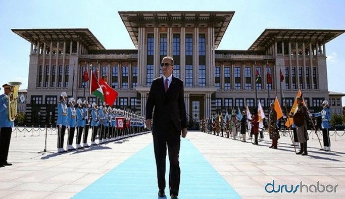 'Saray çöküntü karşısında gömlek değiştirme yoluna gitti'