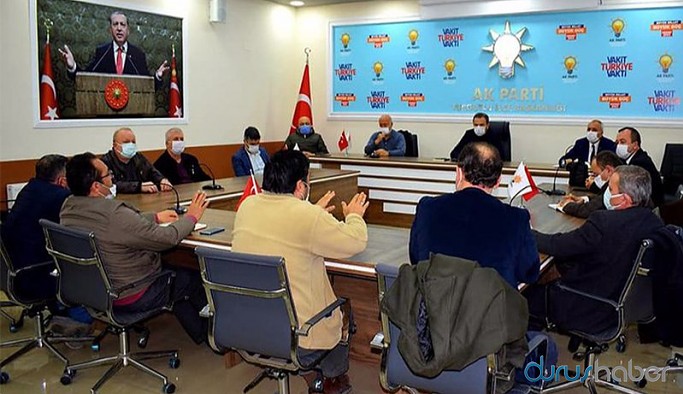 Eğitimi AKP binasında konuştular: Milli Eğitim Müdürü de katıldı