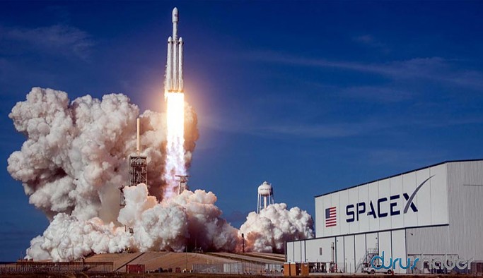 SpaceX uzaya tek seferde 143 uydu fırlattığını duyurdu
