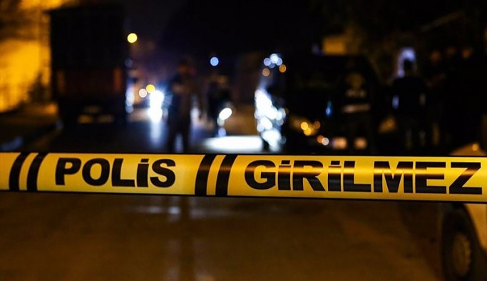 Annesini öldüren babasını ve babaannesini öldürdü