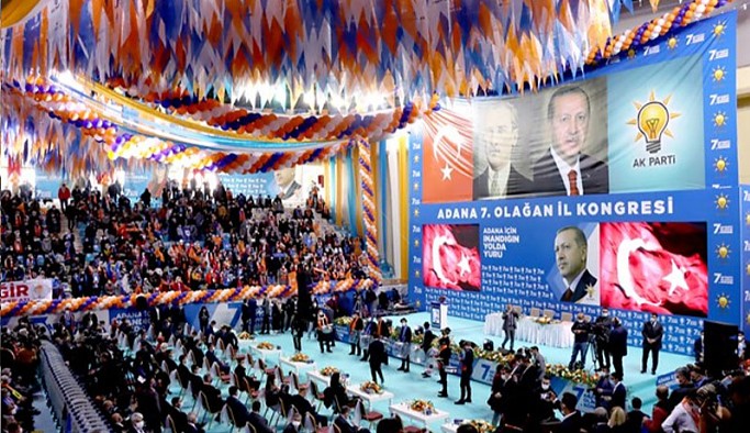 Bakan Koca'nın, AKP il kongrelerine sessiz kalmasına hekimlerden tepki geldi