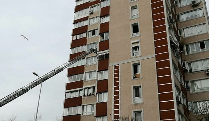 İstanbul'da apartmanda patlama!