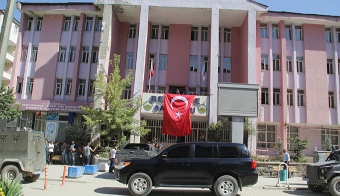 Kayyım, pandemiyi gerekçe göstererek kadın biriminin çalışmalarını durdurdu