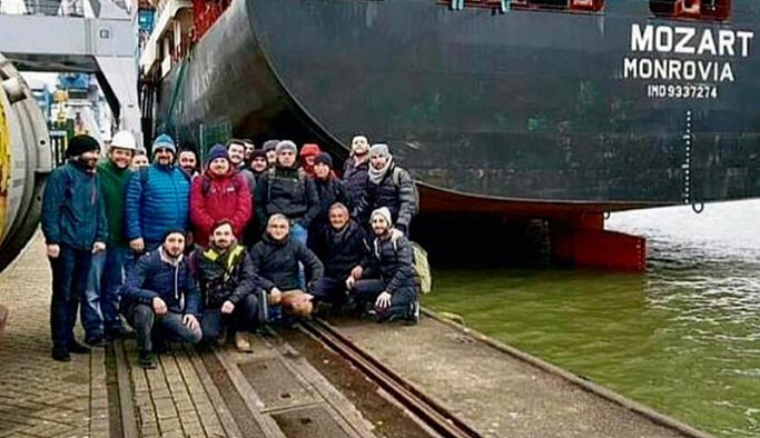 Korsanların kaçırdığı denizciler serbest bırakıldı
