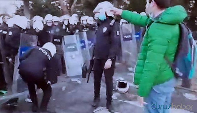 Polis: 'Rektör izin vermezse geçemezsiniz'; öğrenci: 'O rektör değil'