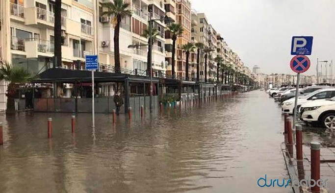 Sel, İzmir'i vurdu: Bir kişi hayatını kaybetti