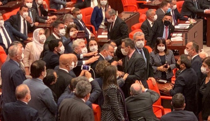 AKP'li Meclis İdare Amiri'nden Gergerlioğlu'na saldırı girişimi