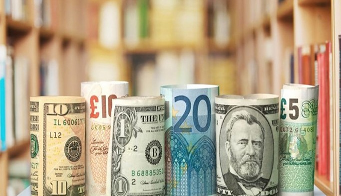 Dolar sert yükseldi, TL'de kayıplar arttı: Türkiye'nin risk primi 2021 yılının zirvesinde