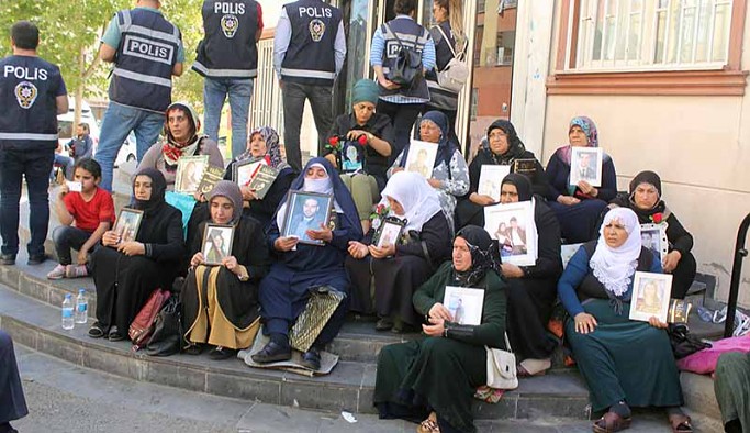 Hüsna Kurhan, HDP binası önünde oturması için 4 kez arandı