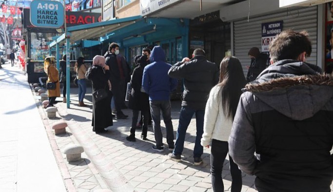 İŞ-KUR 10 kişilik ilan açtı yüzlerce kişi başvurdu