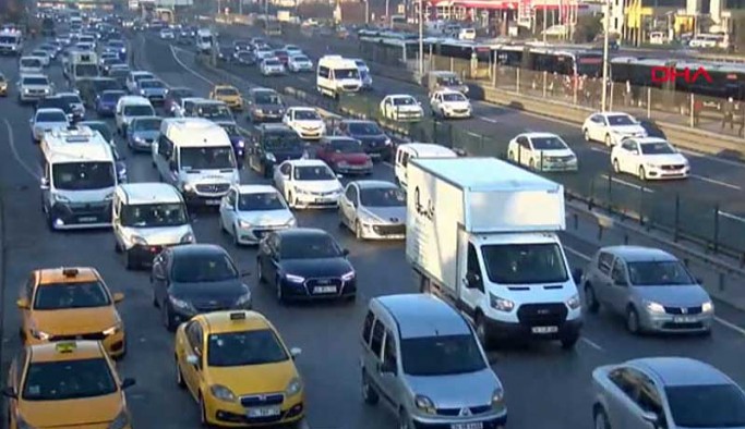 İstanbul'da trafik yoğunluğu yüzde 65'e ulaştı