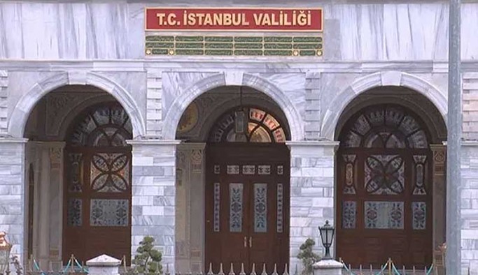İstanbul Valiliği, Taksim'e çıkan yolları kapattı