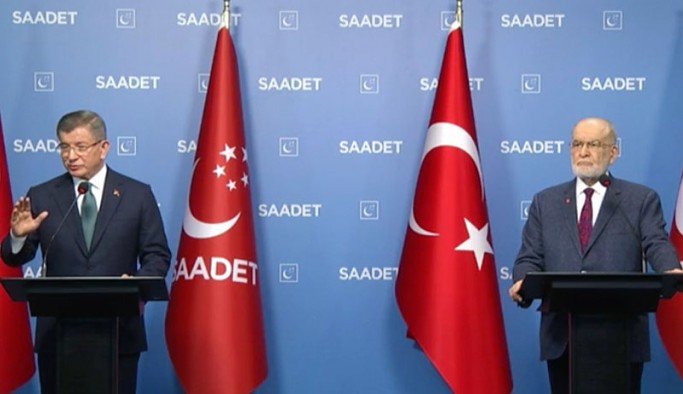 Karamollaoğlu ile ortak açıklamada konuşan Davutoğlu'ndan 'fezleke' çıkışı: Bu bir siyaset mühendisliği