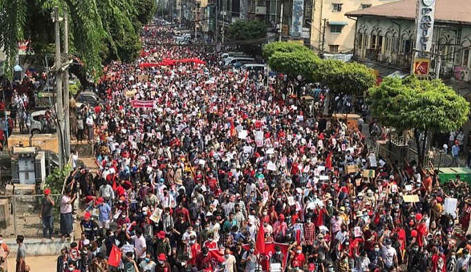 Myanmar'da darbe karşıtı protestolar: Ölü sayısı 459'a yükseldi