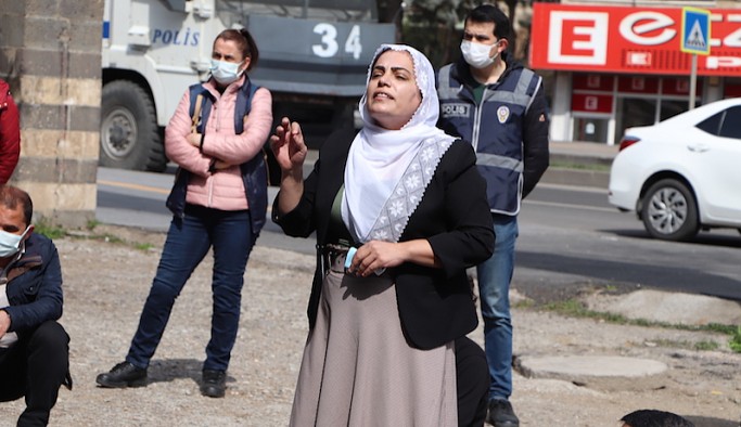 Remziye Tosun polis çemberinde konuştu: Tecride ve açlık grevlerine sessiz kalmayalım