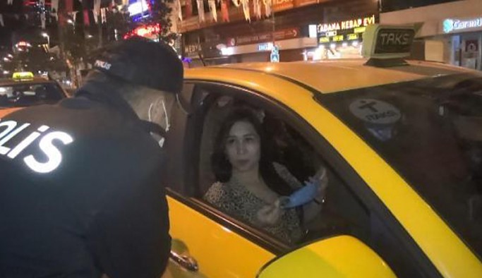 Esenyurt'ta turist gibi dolaşan kişilere ceza yağdı
