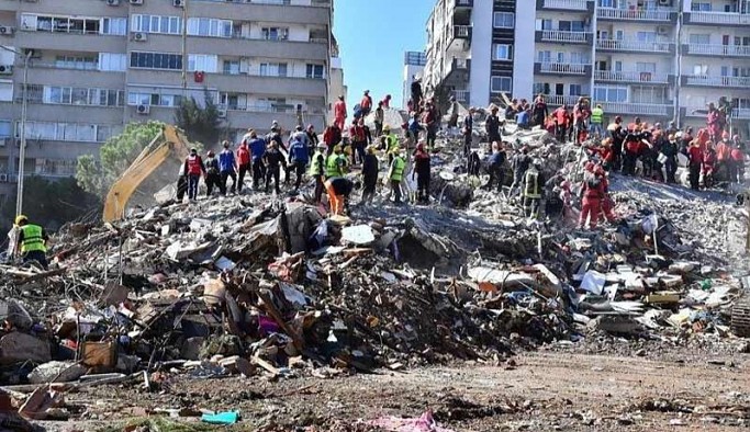 İzmir depremi ile ilgili 22 kişi hakkında gözaltı kararı