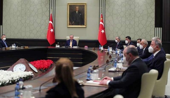 Tam kapanmanın görüşüleceği ve yeni yasakların açıklanacağı kabine toplantısı başladı