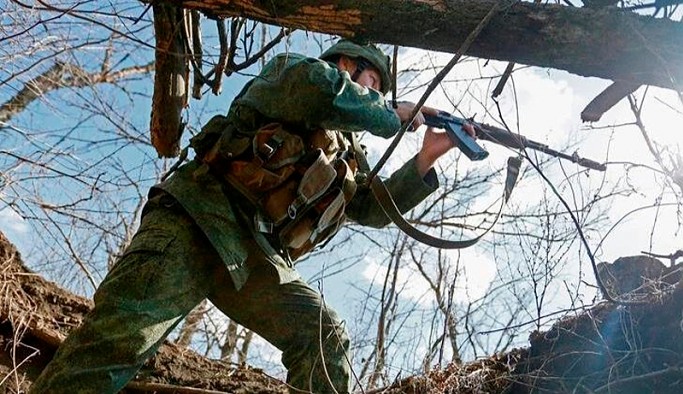 Ukrayna: Donbass'ta 2 asker ve 1 sivil yaralandı
