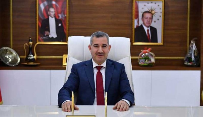 Yeşilyurt Belediye Başkanı, tüm ihalelerin aile şirketine verildiğini kabul etti