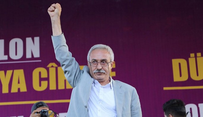 Adnan Selçuk Mızraklı: Çalarak değil çalışarak emek yaratanların günü kutlu olsun