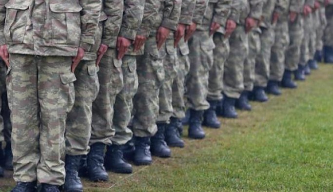 AKP'nin TBMM'ye sunduğu teklifte 'askerlerin yargılanmasının komutanların iznine bağlanması' şartı