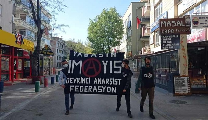 Ankara'da 1 Mayıs için yürüyenlere polis müdahalesi: Gözaltılar var