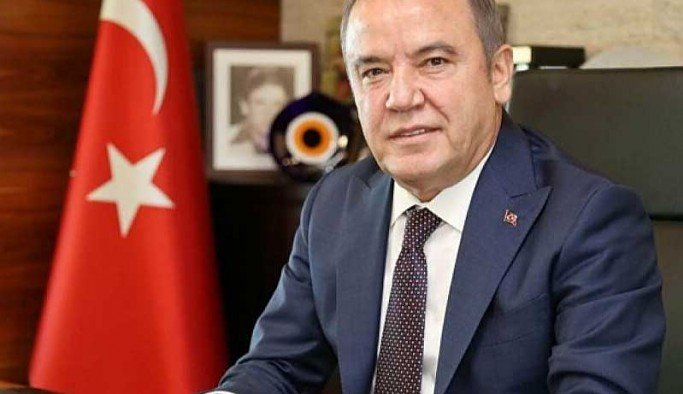 Antalya Büyükşehir Belediye Başkanı Böcek'ten alkol yasağına karşı 'turizm kentiyiz' şerhi