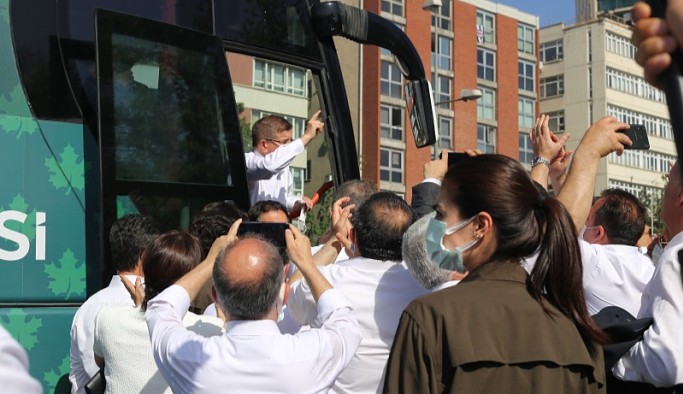 Davutoğlu, polis engeline rağmen 'temiz siyaset' çağrısını yineledi, 7 madde saydı