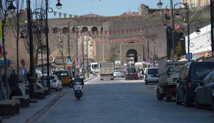 Diyarbakır'da ses bombası patladı