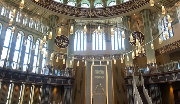Taksim'de yapılan cami, cuma günü açılıyor