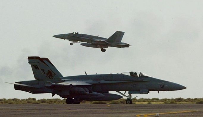 ABD uçakları Irak ve Suriye'de hava saldırıları düzenledi