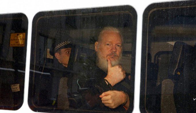McAfee'nin ölümünün ardından Snowden'dan Assange'a uyarı: 'Sıradaki sen olabilirsin'