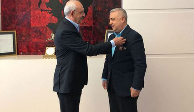 AKP'li eski vekil CHP'ye geçti