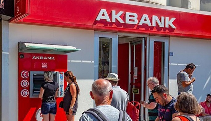İki gün süren kriz sonrasında Akbank'tan 'gönül alma' mesajı