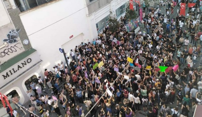 'İstanbul Sözleşmesi'nden vazgeçmiyoruz hayatı durduruyoruz!'