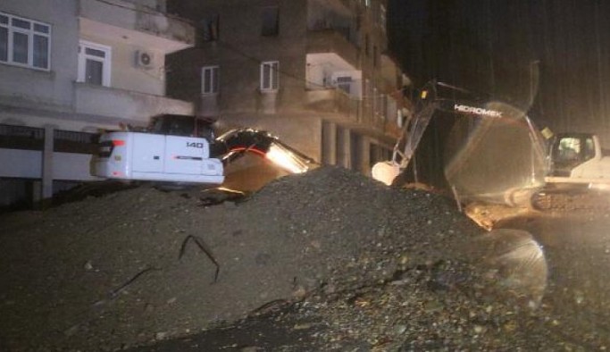 Rize'de heyelan felaketi: 3 kişi kayıp