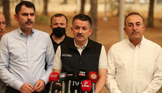 Üç bakandan orman yangınlarıyla ilgili açıklama