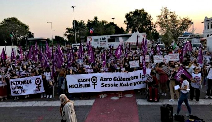 Kadıköy'de kadınlar Azra Gülendam için sokağa çıktı