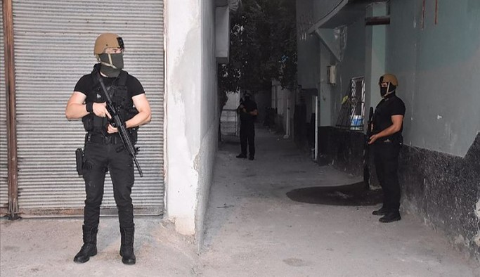 Adana, Diyarbakır ve Mersin'de ev baskınları: En az 72 gözaltı