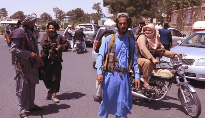 Taliban, Celalabad'ı ele geçirdi: Afgan hükümetinin kontrolünde olan tek büyük şehir başkent Kabil