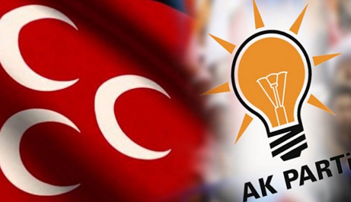 Türk siyasi tarihinde bir ilk: Hem AKP'de hem MHP'de yönetici!