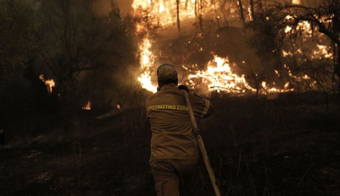 Yunanistan'daki orman yangınlarında 1 milyon 300 bin dönümlük alan küle döndü, ikinci sırada Türkiye var