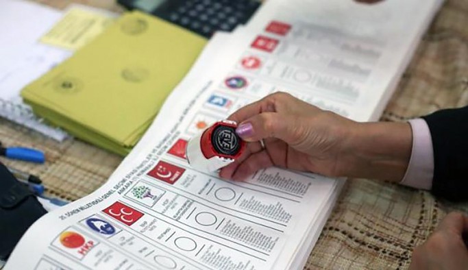 Anket: Dar gelirlilerde oyunu en çok artıranlar HDP ve MHP