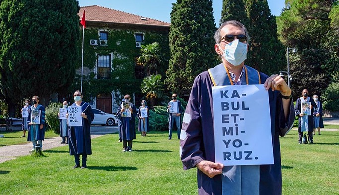 Boğaziçi Üniversitesi'nde bir akademisyenin daha dersleri kapatıldı